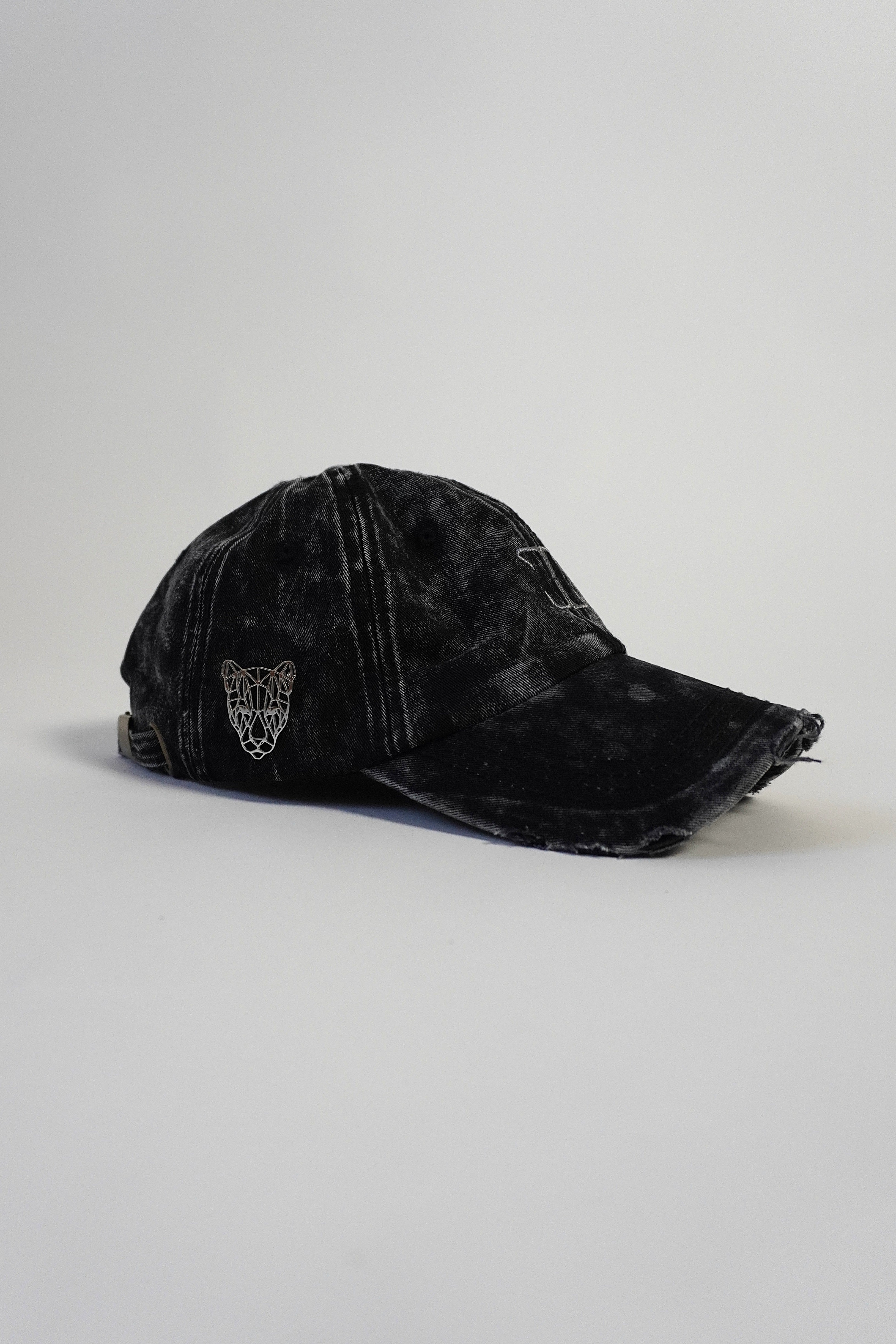 Black Cap Born on Edge