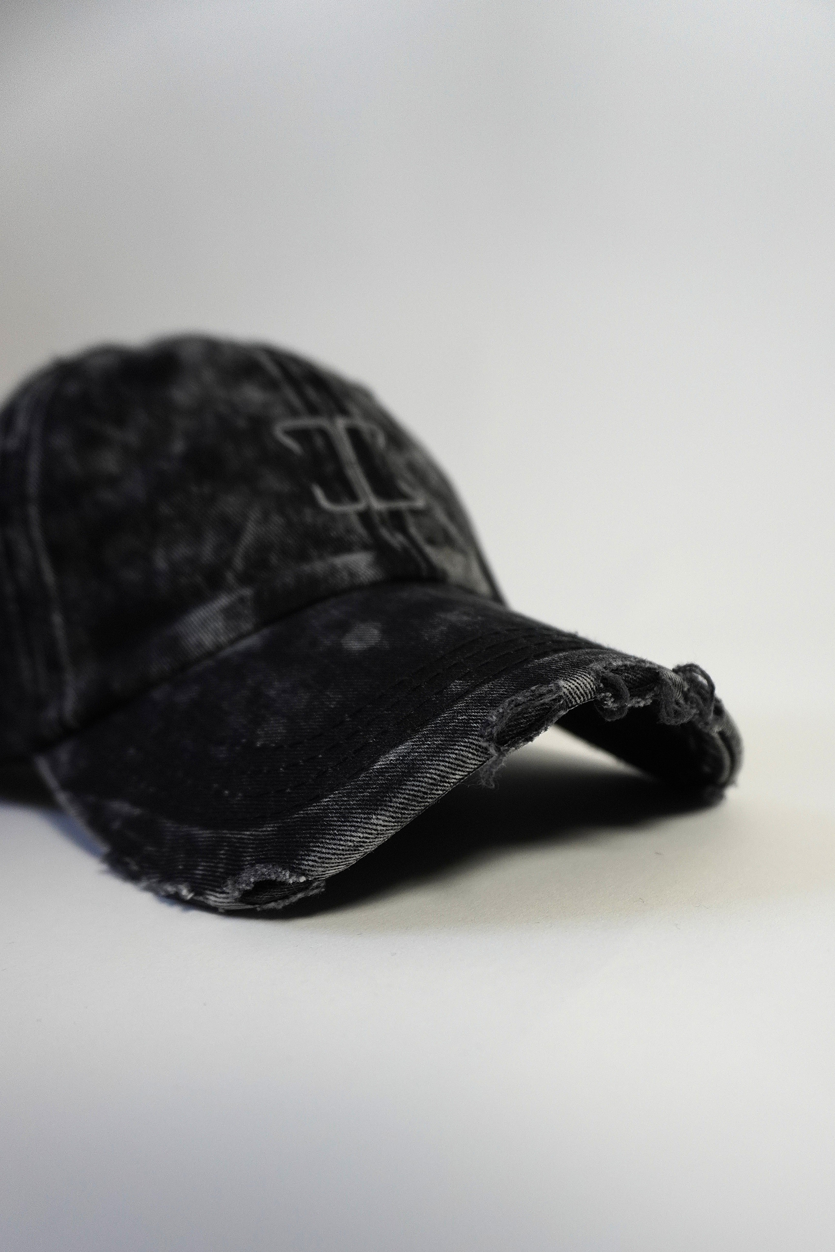 Black Cap Born on Edge